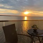 Apartment Sunset Lake View
